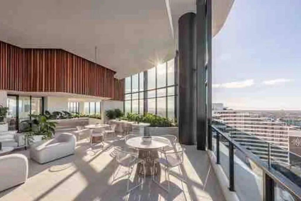Coastal Chic 2 Bed Apt In Broadbeach Gold Coast Apartman