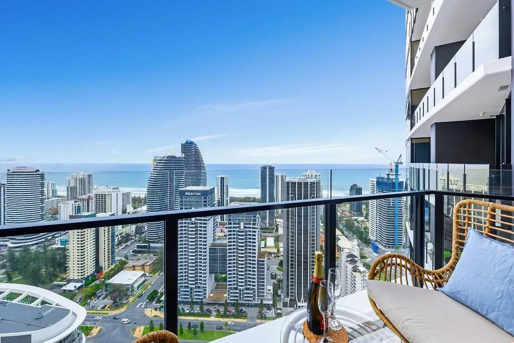 Coastal Chic 2 Bed Apt In Broadbeach Gold Coast